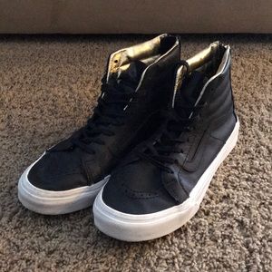 Women’s Size 5.5 Vans off the Wall Black and Gold